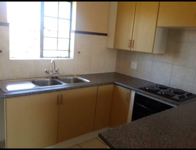 2 BEDROOM APARTMENT FOR SALE IN MOOIKLOOF RIDGE ESTATE